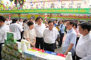 Hội nghị sơ kết giữa nhiệm kỳ Chương trình số 04-CTr/TU